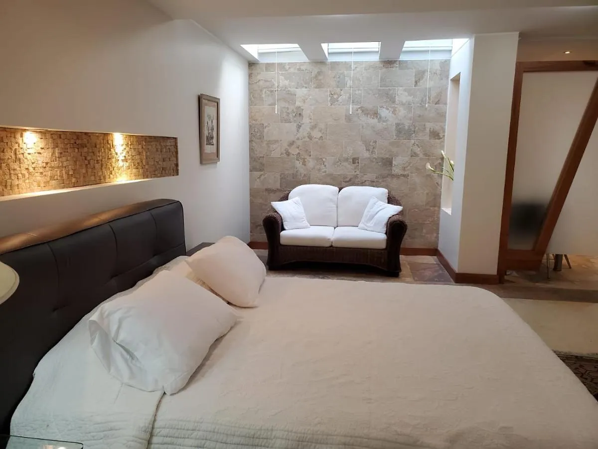 Elegante Suite Cumbaya Quito 0*,